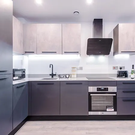 Icona 2 Apartment, With Free Onsite Gym And Secure Parking York Exterior foto