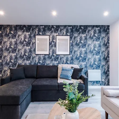 Icona 2 Apartment, With Free Onsite Gym And Secure Parking York Exterior foto