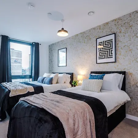 Icona 2 Apartment, With Free Onsite Gym And Secure Parking York Exterior foto