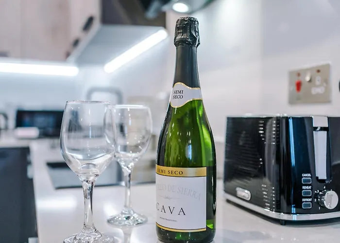 Icona 2 Apartment, With Free Onsite Gym And Secure Parking